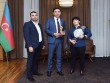 Gənclər və idman naziri MMA döyüşçüsü ilə görüşüb